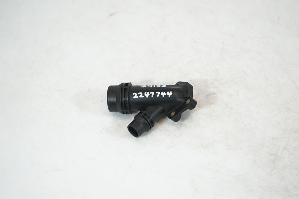 Engine coolant pipe/hose