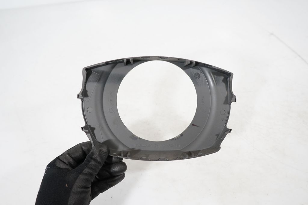 Steering wheel column trim (6)