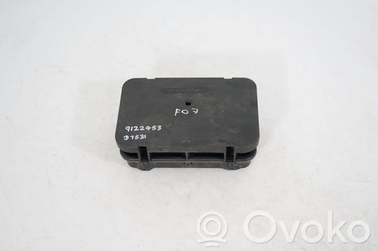 Quarter panel pressure vent