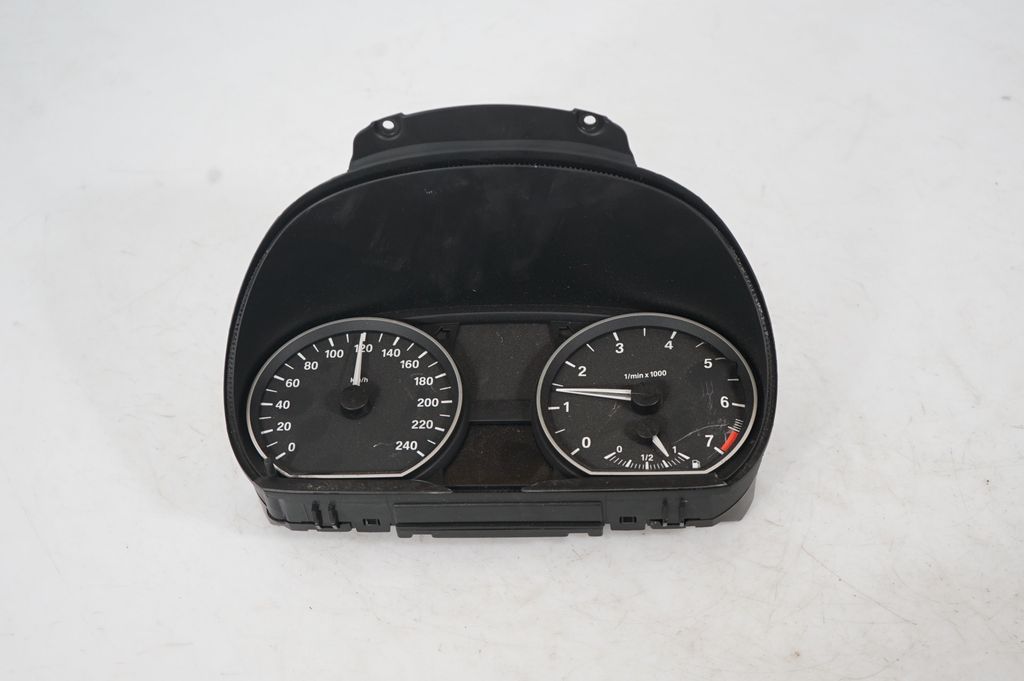 Speedometer (instrument cluster)