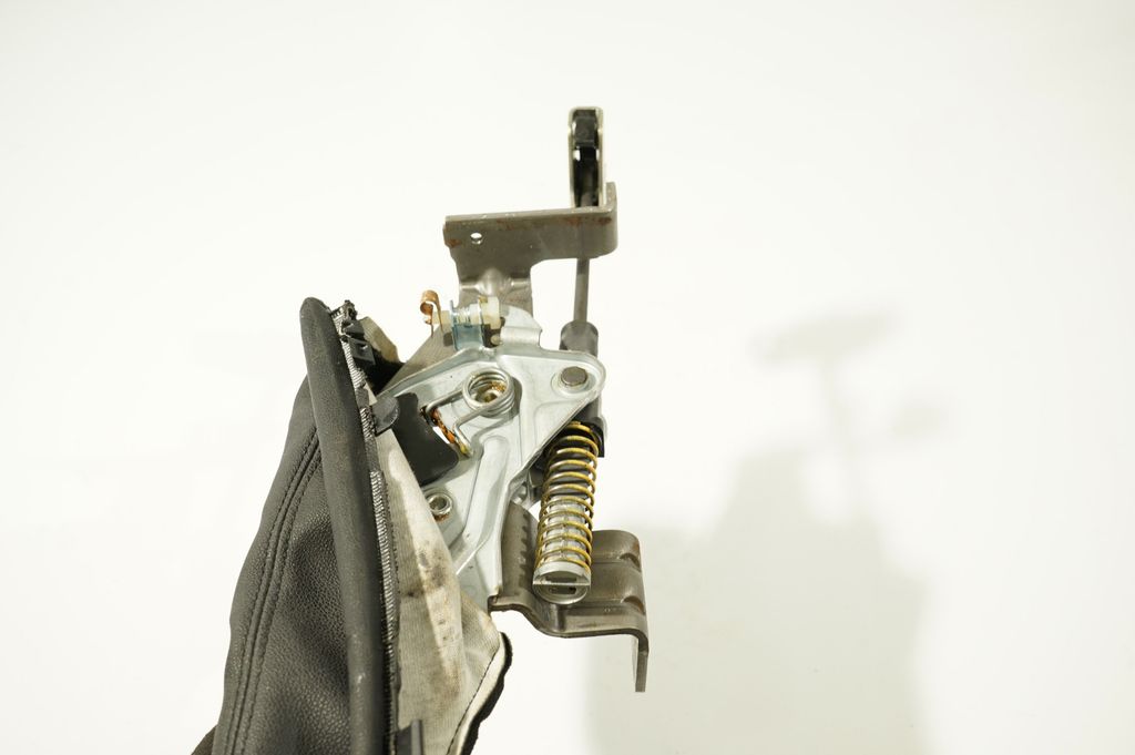 Handbrake/parking brake lever assembly (10)
