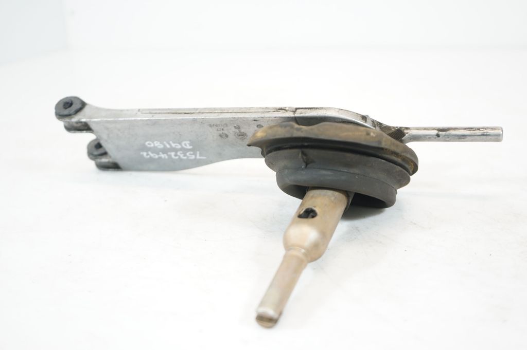 Gear shifter/selector (9)