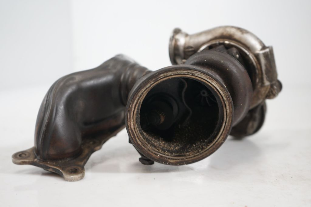 Front door window regulator with motor (8)