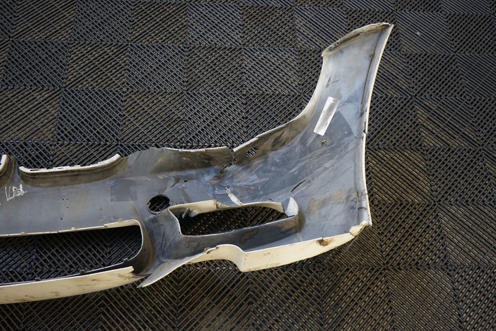Front bumper (7)