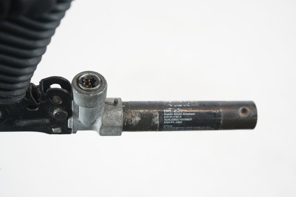 Front seatbelt buckle (6)