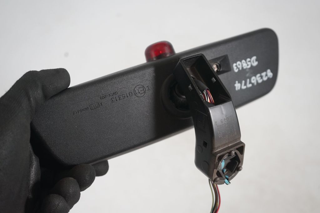 Rear view mirror (interior) (7)