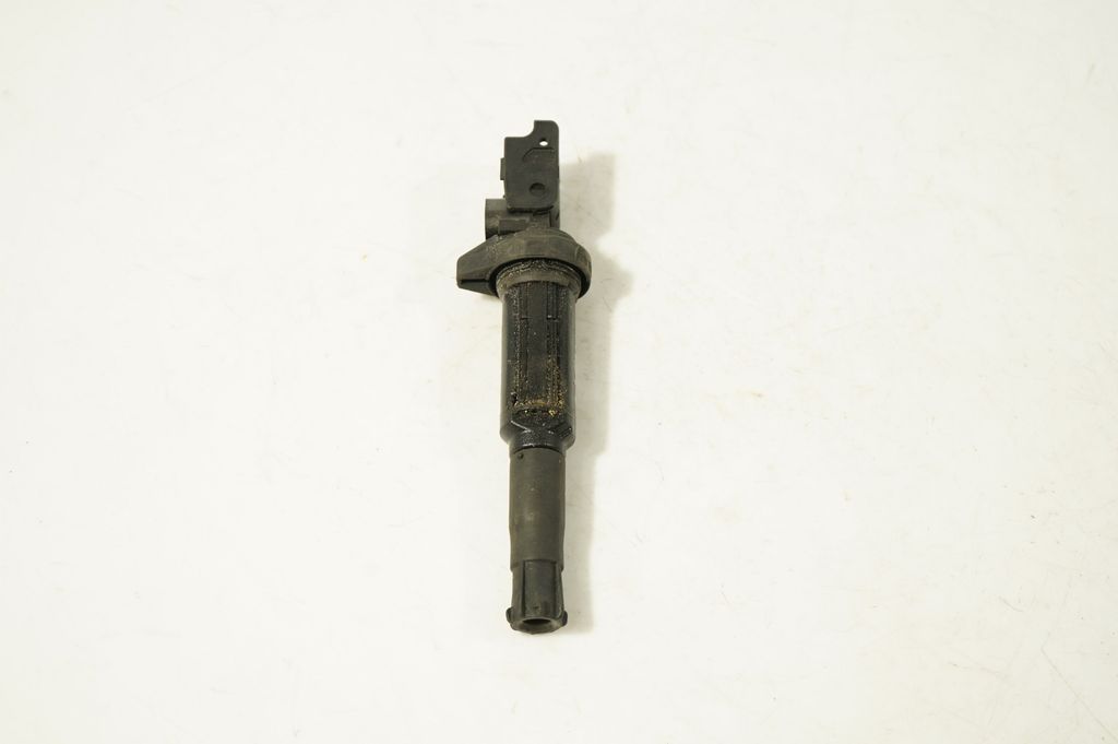 High voltage ignition coil