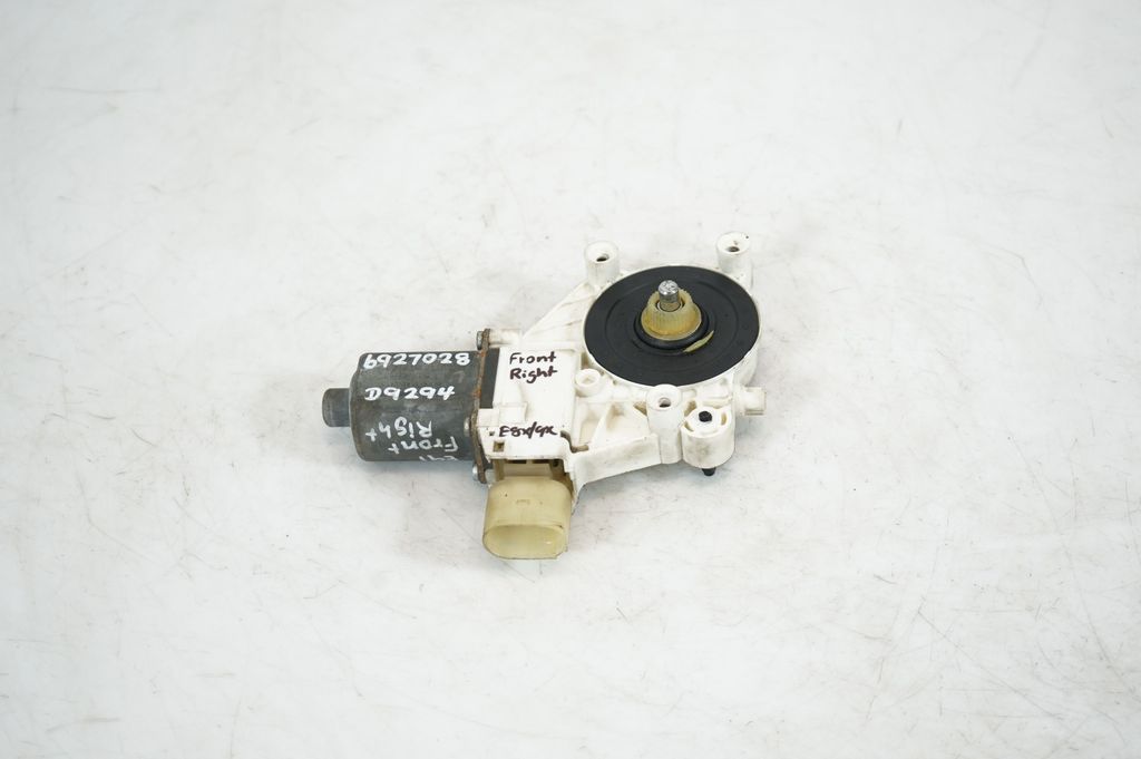 Front door window regulator with motor