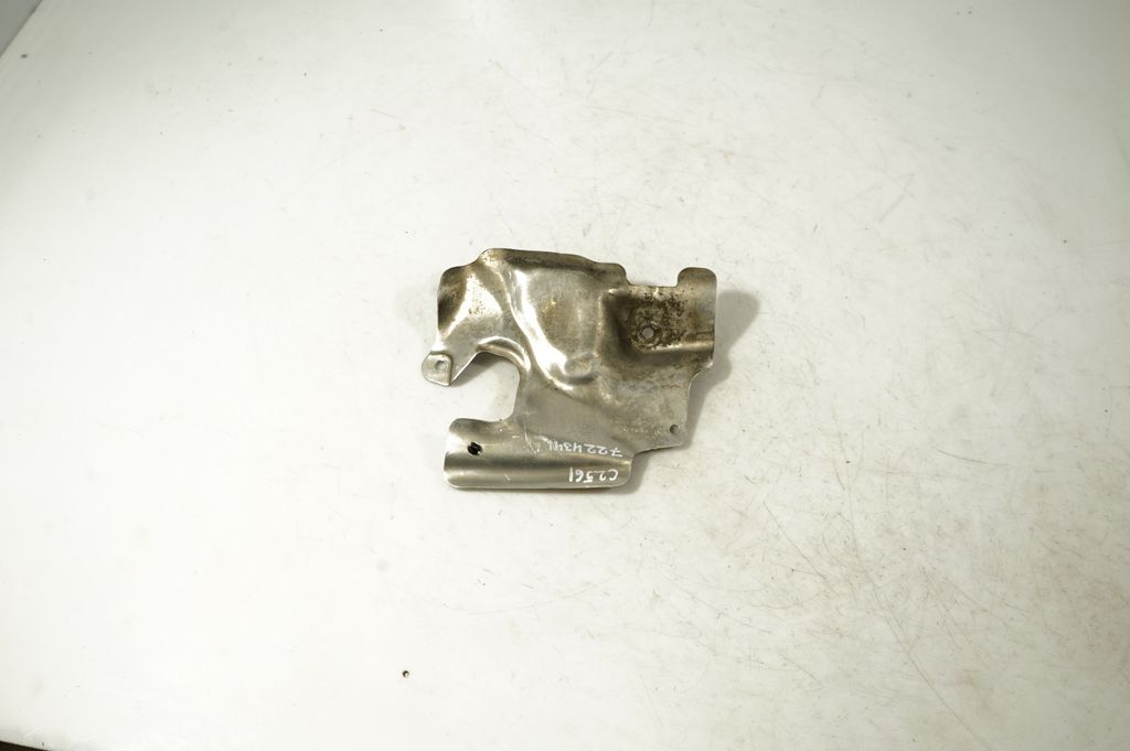 Heat shield in engine bay (3)
