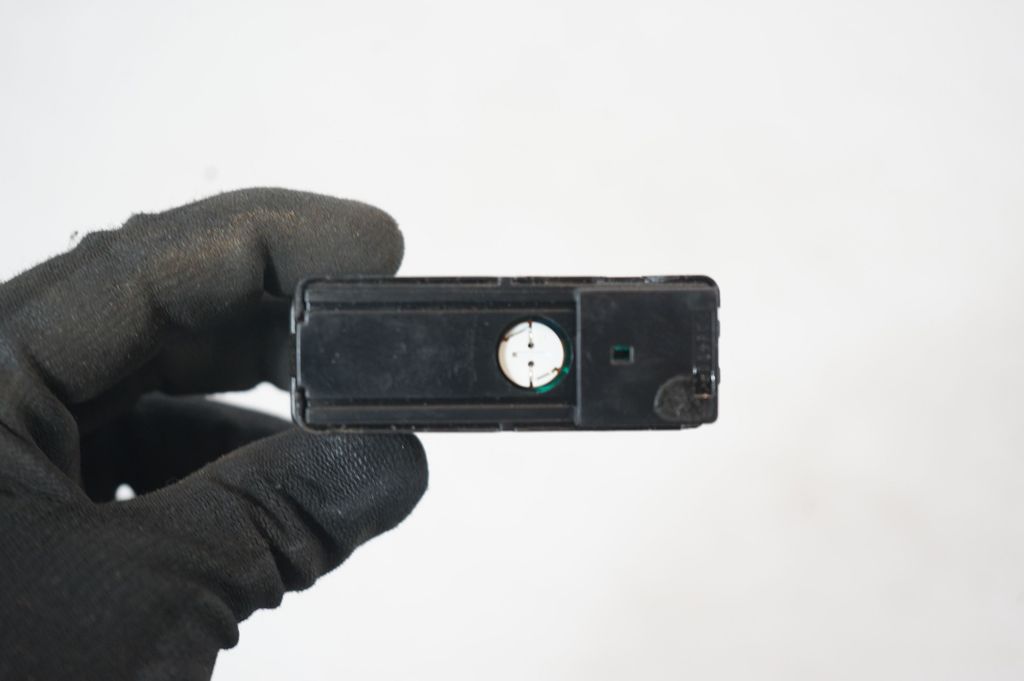 Hazard light switch (7)