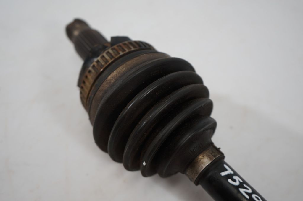 Front driveshaft (7)