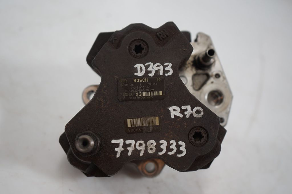 Fuel injection high pressure pump (10)