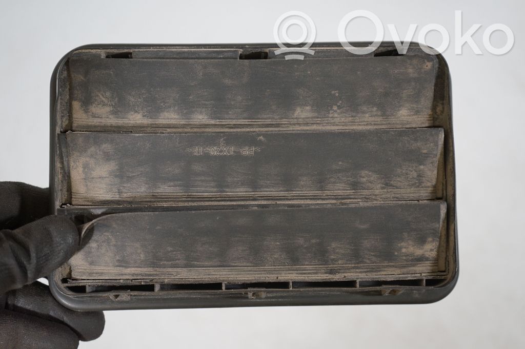 Quarter panel pressure vent (7)