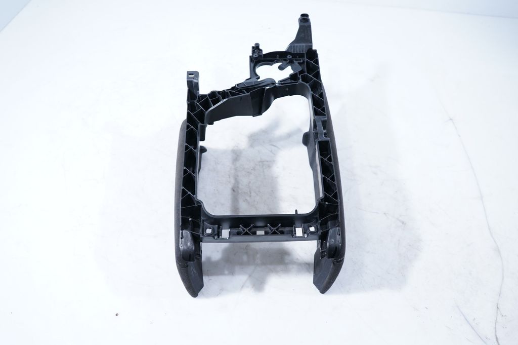 Armrest (6)