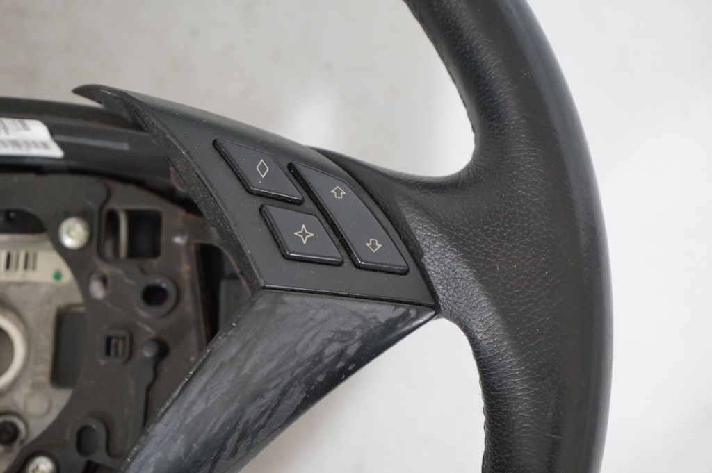 Steering wheel (6)