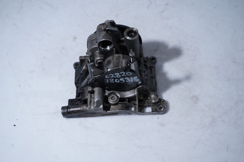 Oil pump (5)