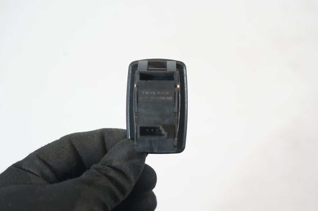 Electric window control switch (7)