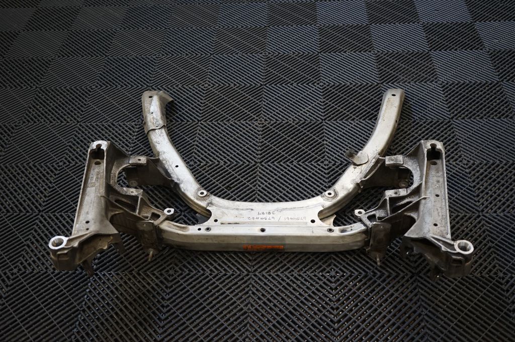 Front subframe (3)