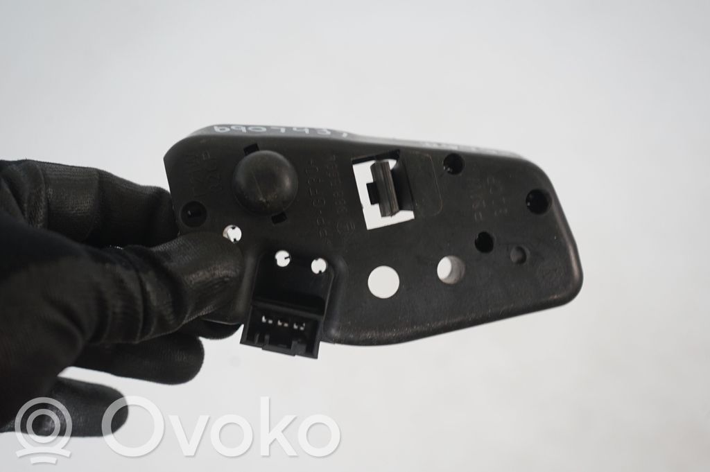 Tailgate rear/tail lights (7)