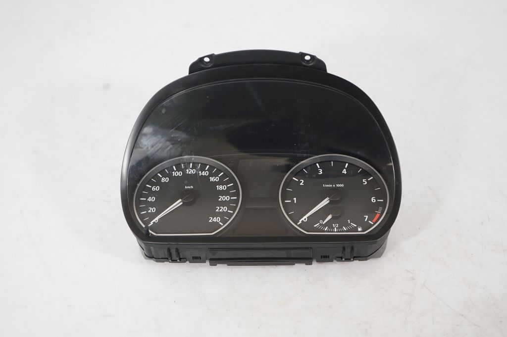 Speedometer (instrument cluster)