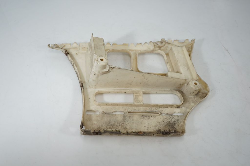 Rear bumper mounting bracket (5)