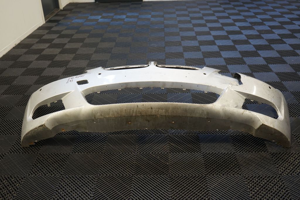 Front bumper (3)