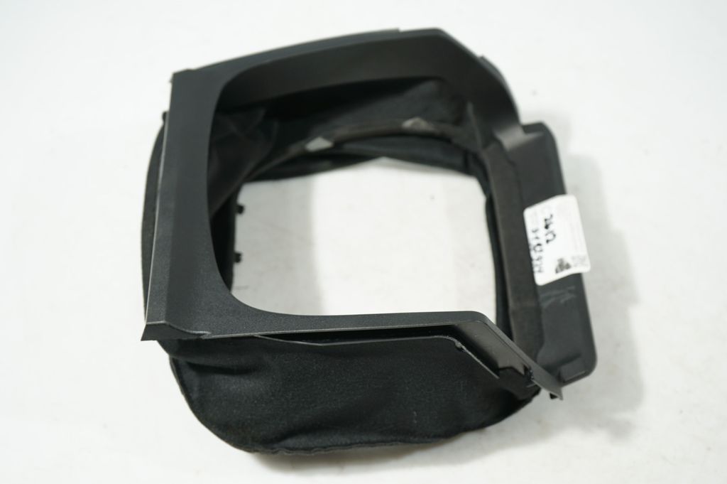 Steering wheel column trim (2)