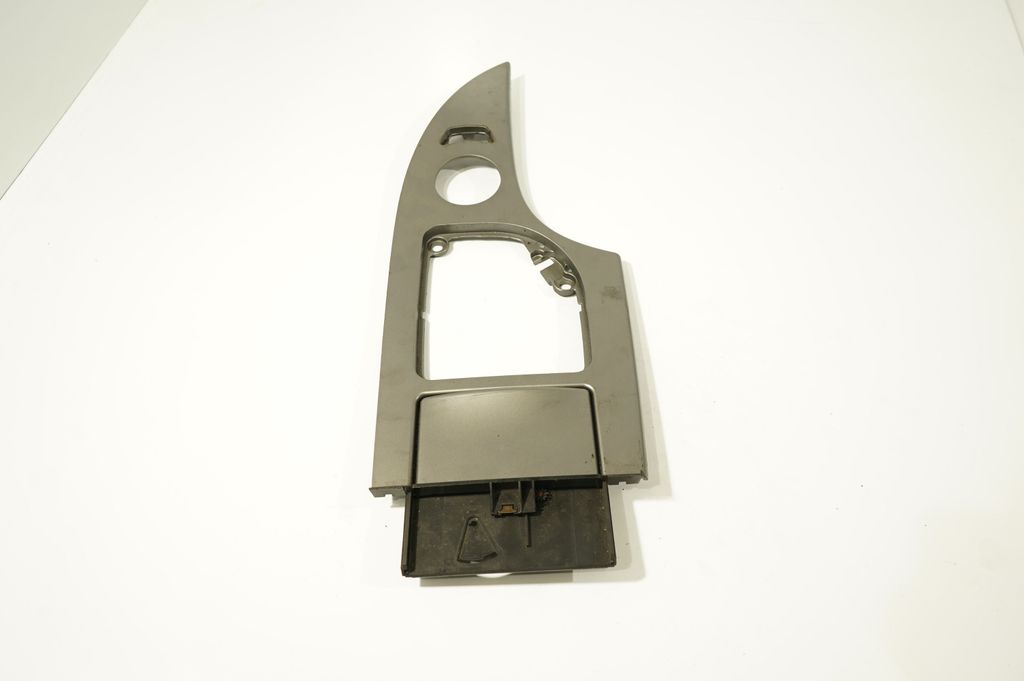 Gear shifter surround trim plastic (5)