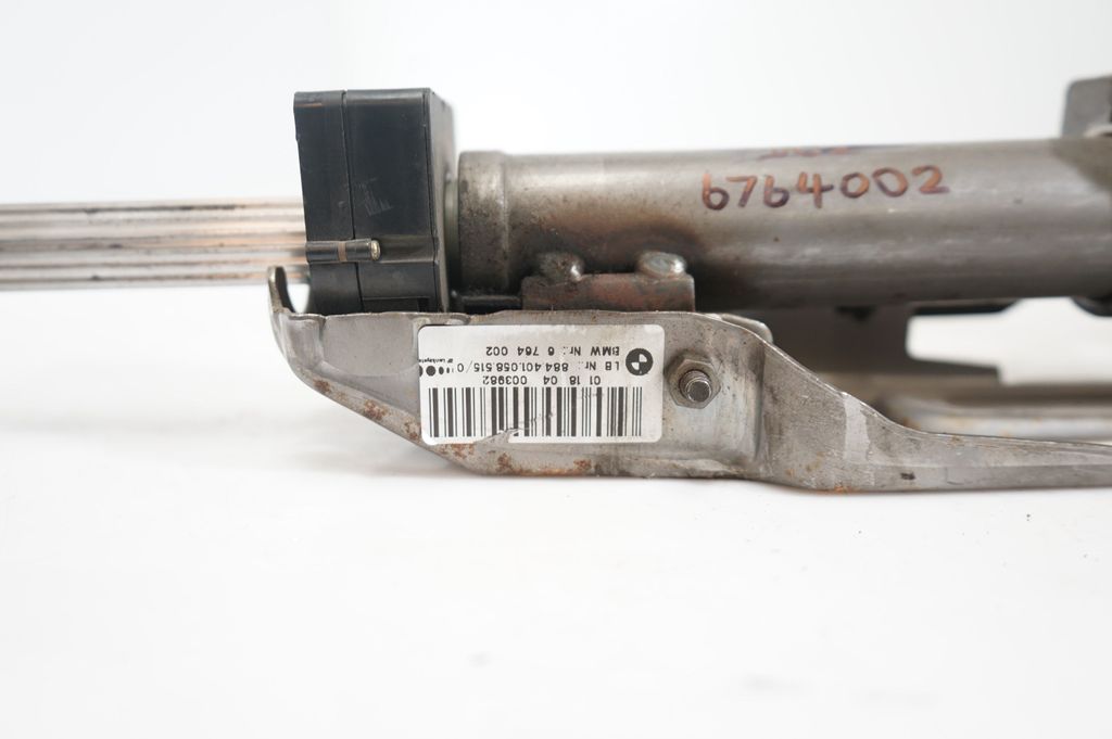 Steering wheel axle (9)