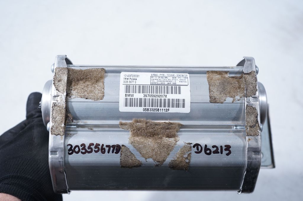 Passenger airbag (9)
