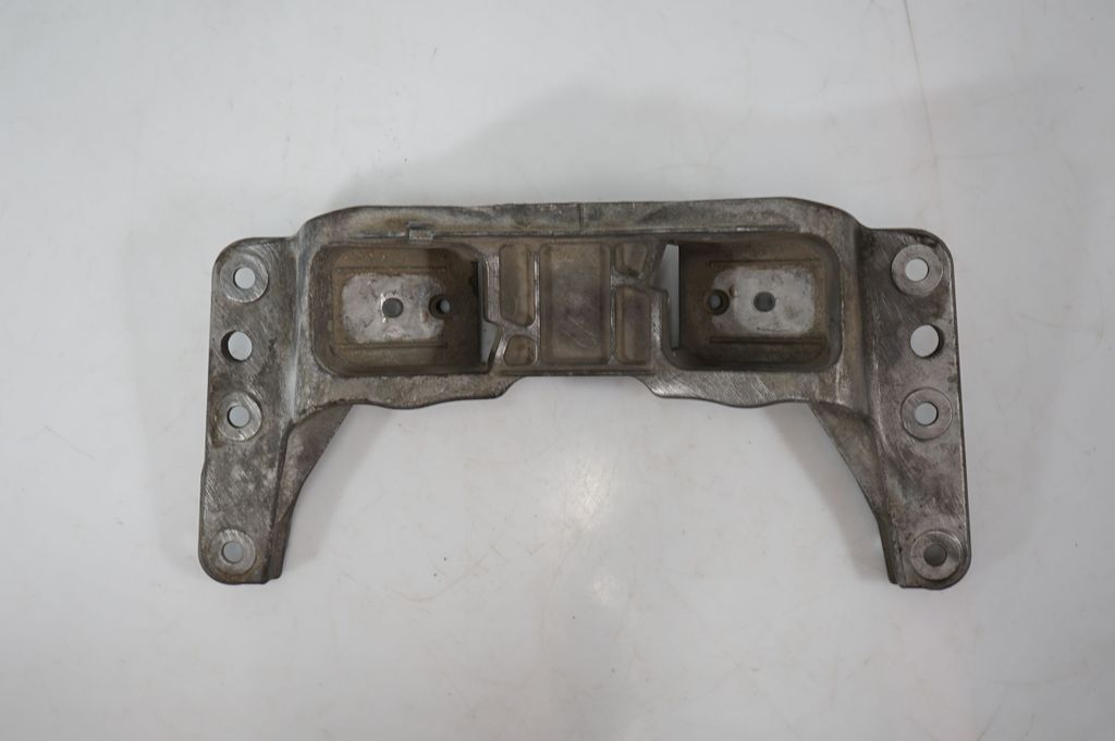 Gearbox mounting bracket (7)