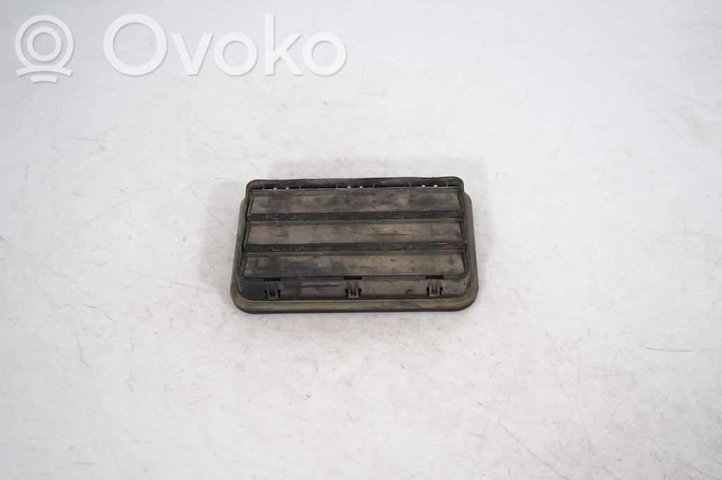 Quarter panel pressure vent (5)