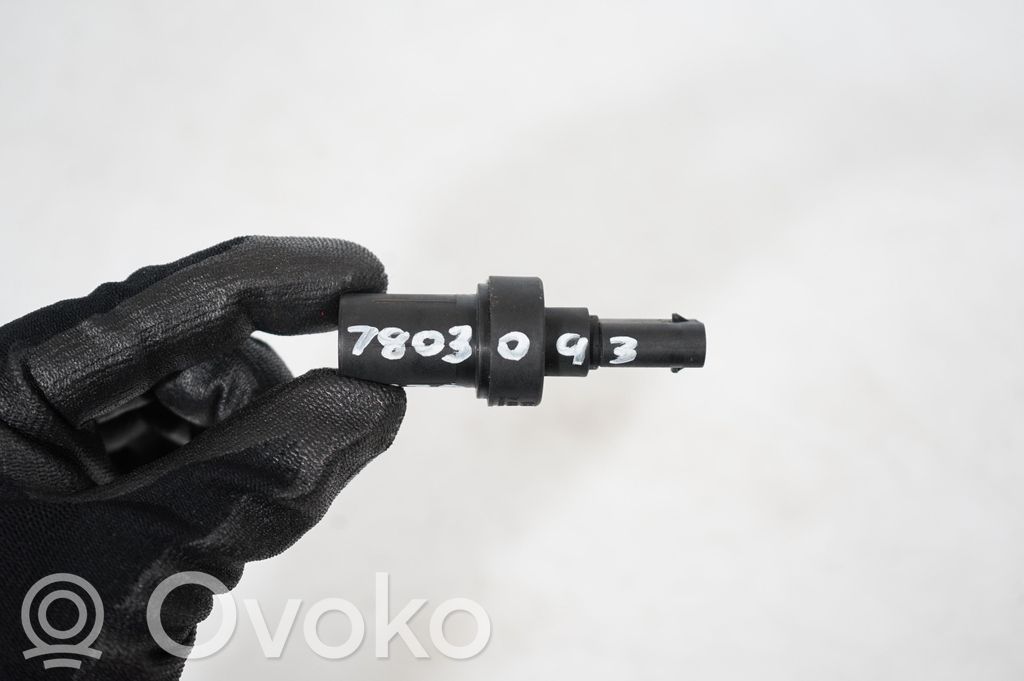 Camshaft position sensor (8)