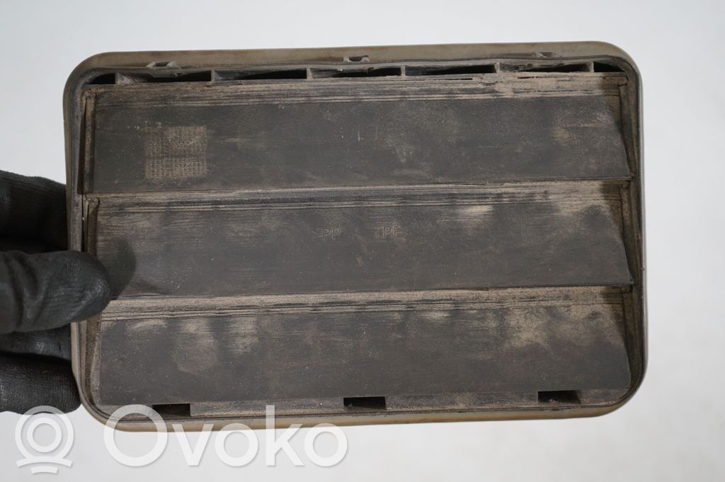 Quarter panel pressure vent (7)