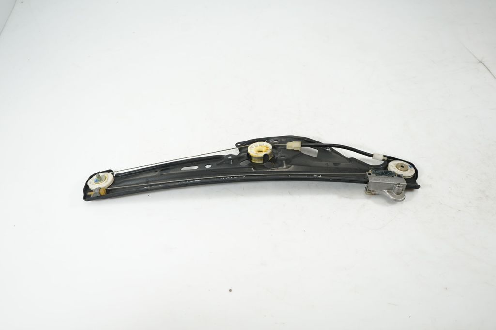 Rear door window regulator with motor (3)