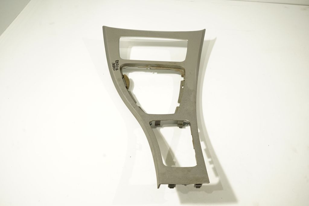 Gear shifter surround trim plastic (3)