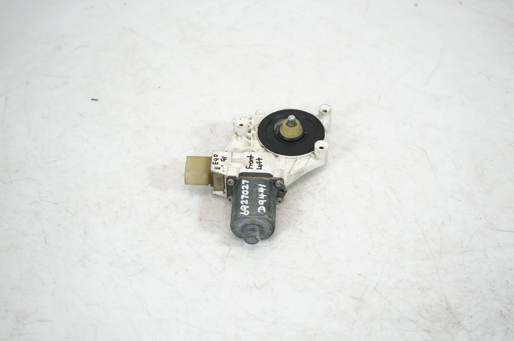 Front door window regulator with motor (4)