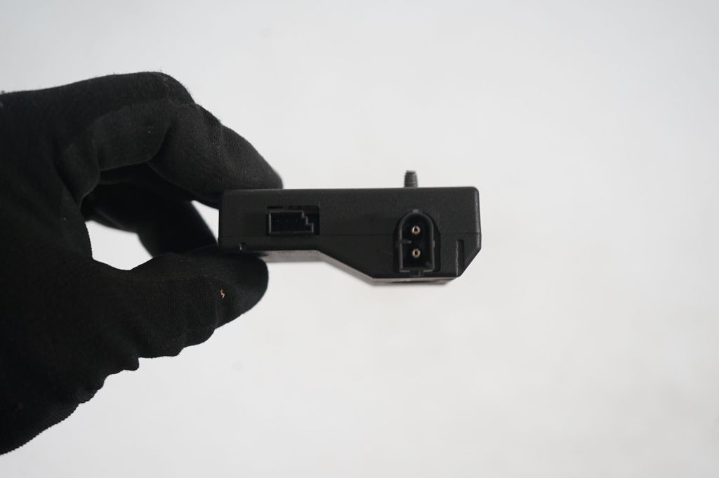 Antenna control unit (7)