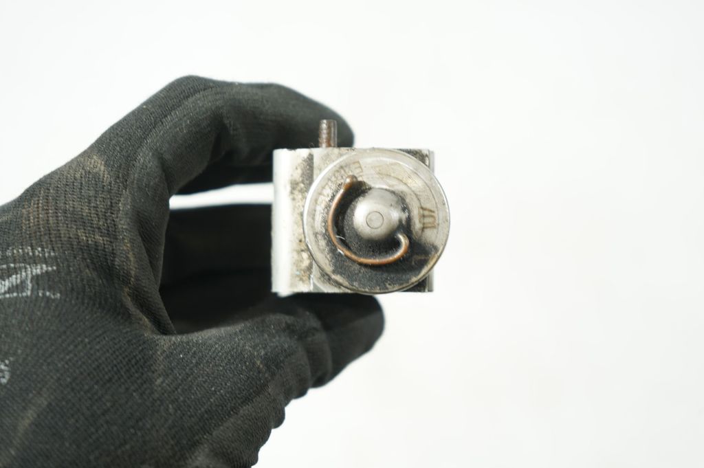 Air conditioning (A/C) expansion valve (5)