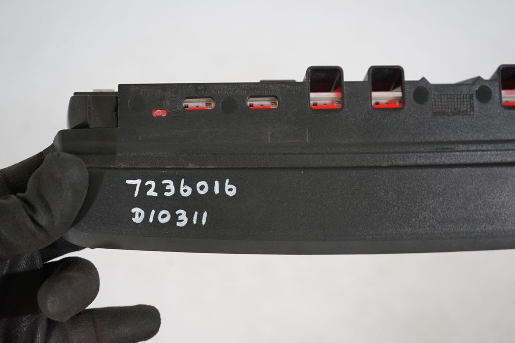 Quarter panel pressure vent (8)