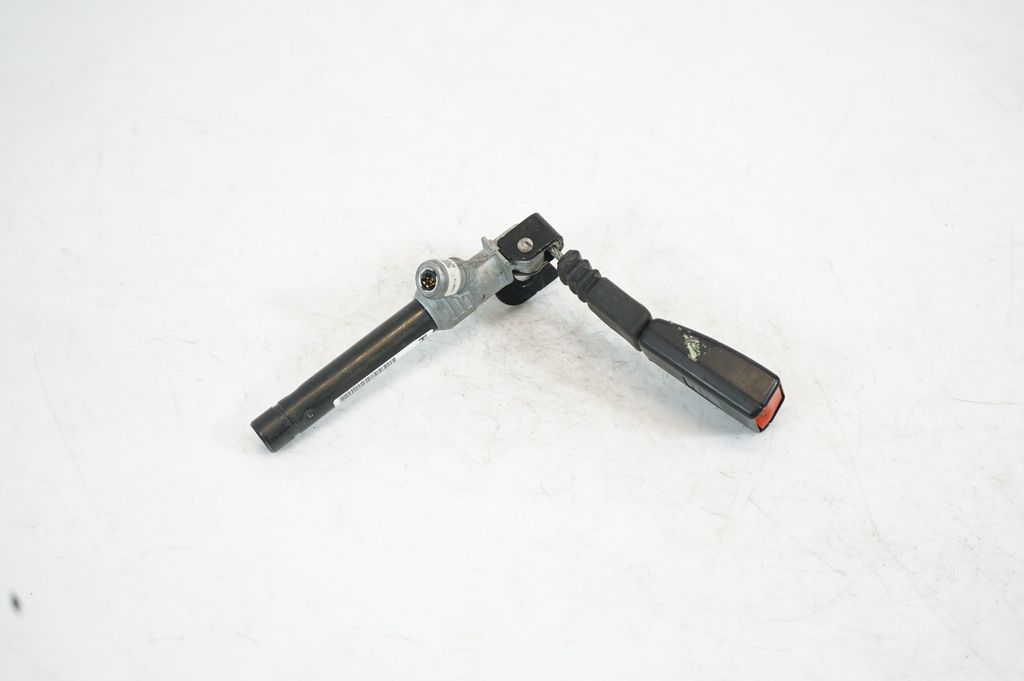 Rear seatbelt buckle (5)