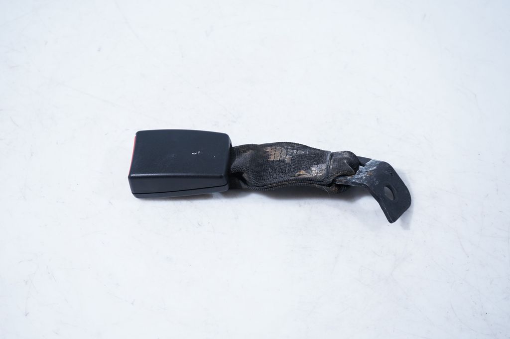 Rear seatbelt buckle