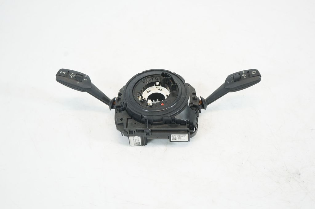 Wiper turn signal indicator stalk/switch