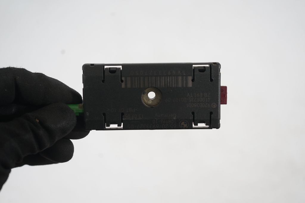 Engine mounting bracket (8)