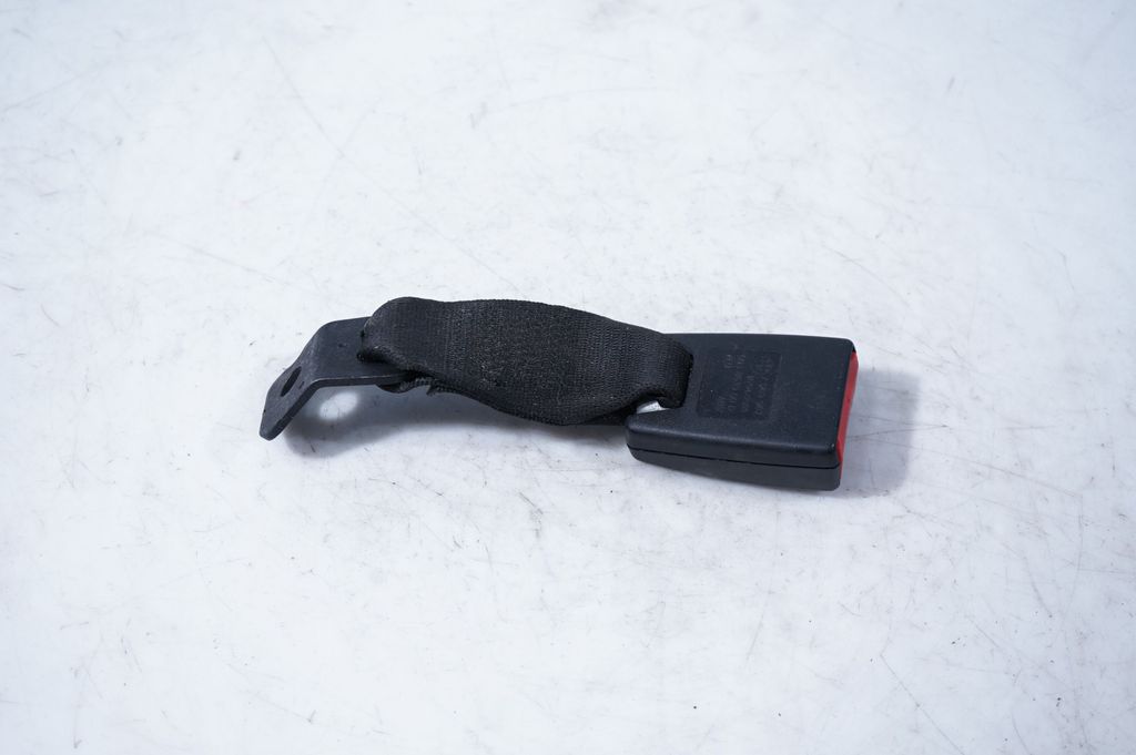 Rear seatbelt buckle (5)