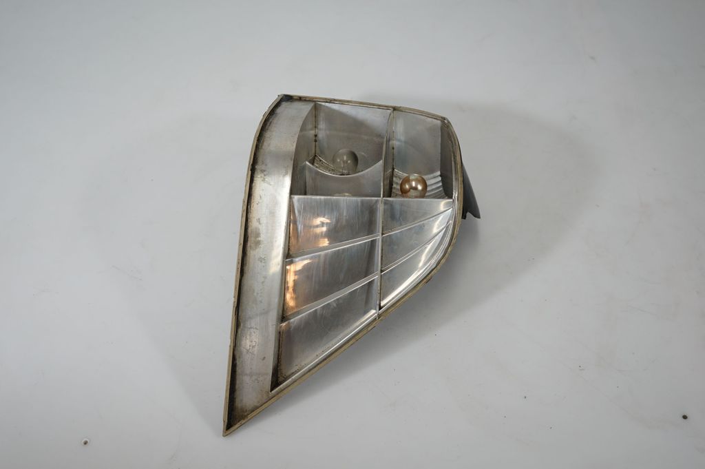 Rear/tail lights (2)