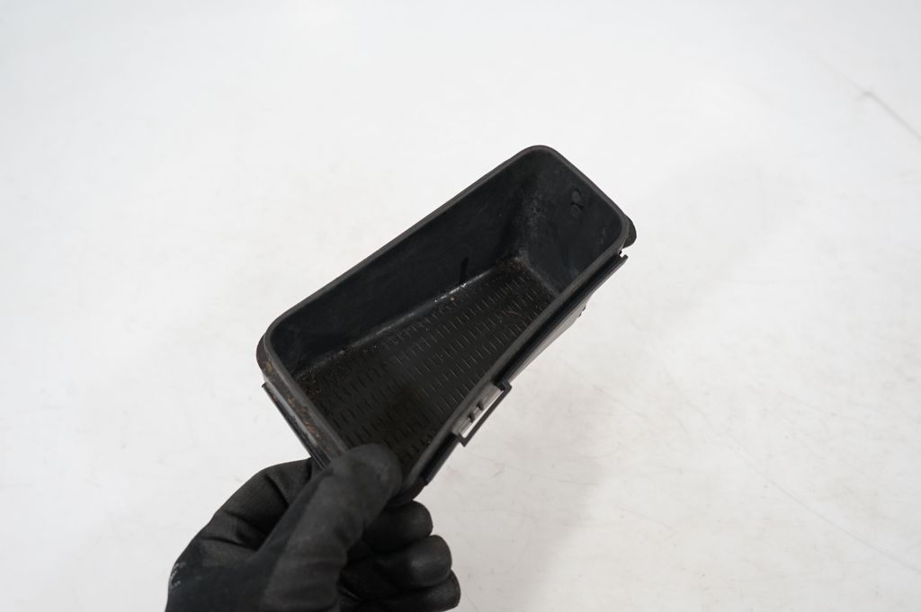 Gear shifter surround trim plastic (5)