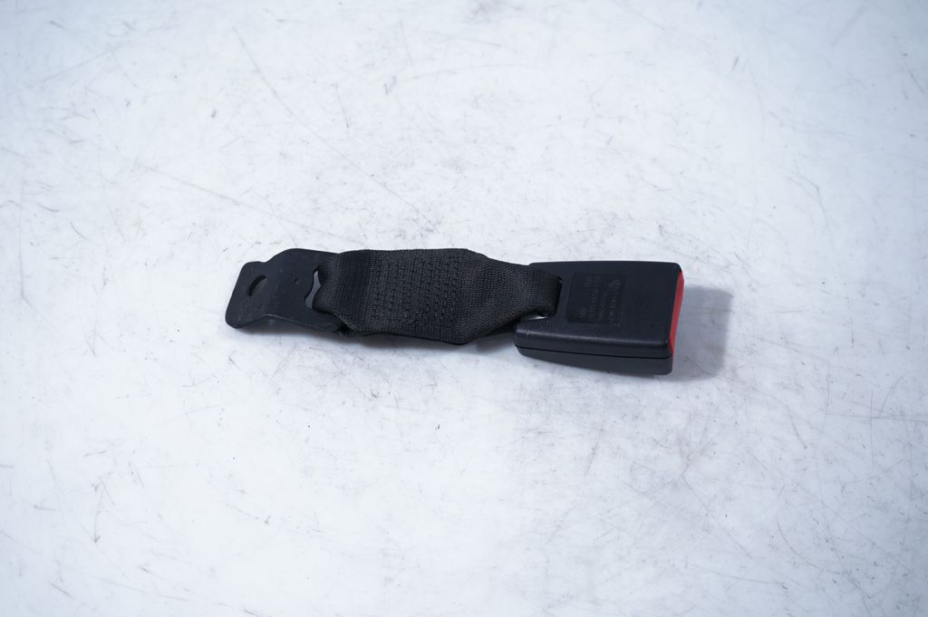 Rear seatbelt buckle (5)