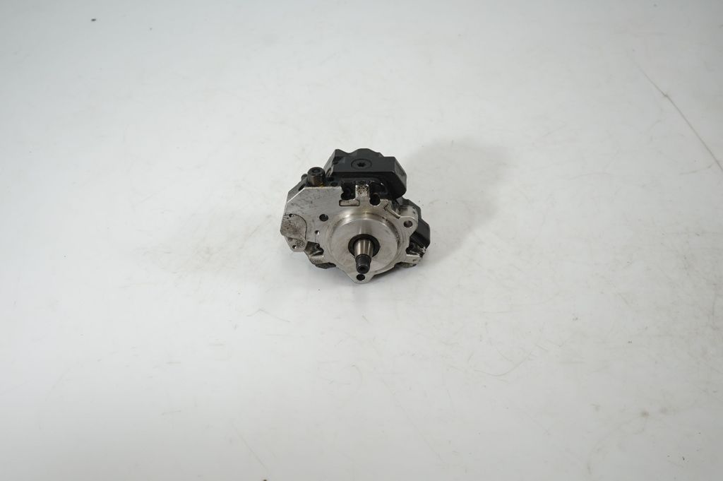 Fuel injection high pressure pump