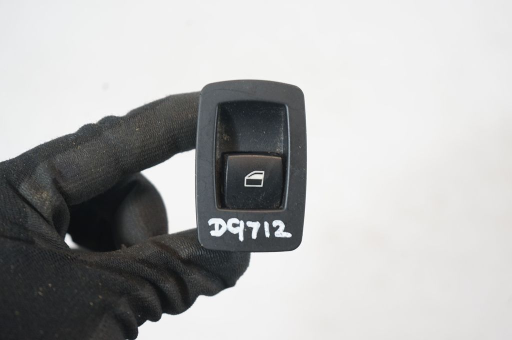 Electric window control switch (7)